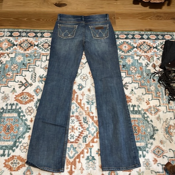 Wrangler boot cut women’s jeans turquoise stitching 7x36 long!🦋 - Picture 5 of 5